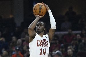 基翁&middot;埃利斯常规赛场均6.7分1.2断 季后赛几乎被弃用&场均1.6分